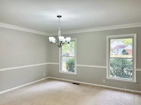 9625 Ash Ct, Blue Ash, OH 45242 photo 8