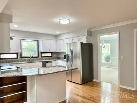 9625 Ash Ct, Blue Ash, OH 45242 photo 15