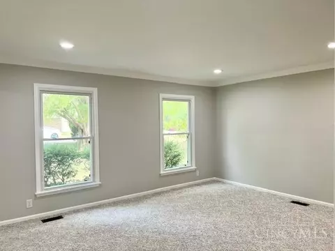 9625 Ash Ct, Blue Ash, OH 45242 photo 7