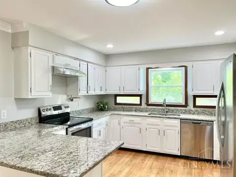 9625 Ash Ct, Blue Ash, OH 45242 photo 11