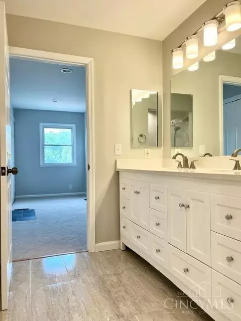 9625 Ash Ct, Blue Ash, OH 45242 photo 29