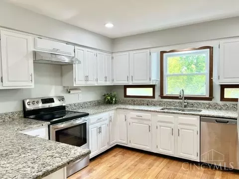 9625 Ash Ct, Blue Ash, OH 45242 photo 16