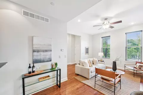 Living - 2162 Gilbert Ave #A, Cincinnati, OH 45206 photo 4 of 4