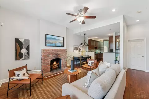 Living - 2162 Gilbert Ave #A, Cincinnati, OH 45206 photo 1 of 4