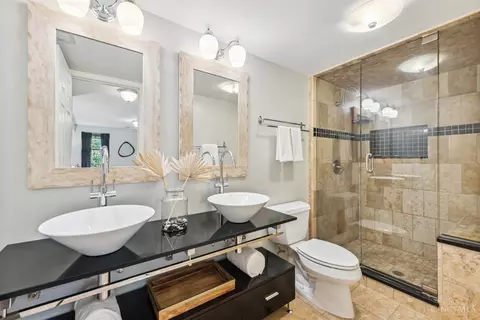 Bath - 2162 Gilbert Ave #A, Cincinnati, OH 45206 photo 3 of 3