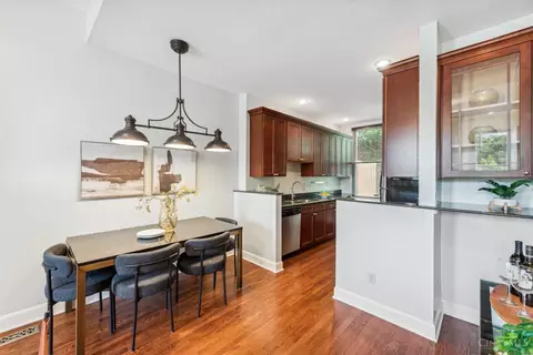 Dining - 2162 Gilbert Ave #A, Cincinnati, OH 45206 photo 1 of 2