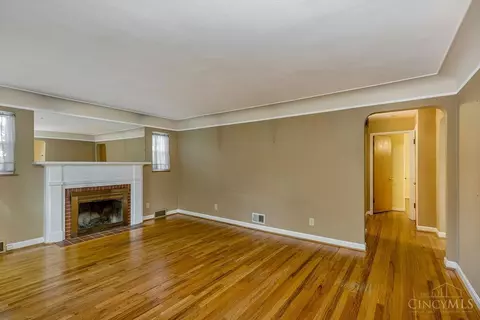 3786 Gardner Ave, Silverton, OH 45236 photo 4