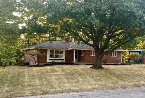 28 Windsor Dr, Hamilton, OH 45013