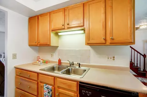 1723 Ebenezer Rd, Cincinnati, OH 45233 photo 13