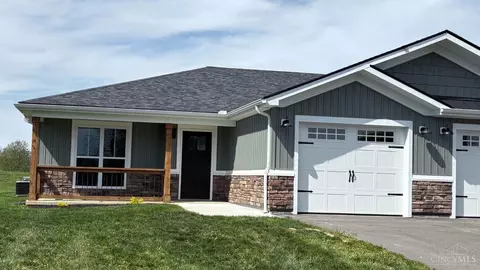 7615 Pea Ridge Rd, Hillsboro, OH 45133