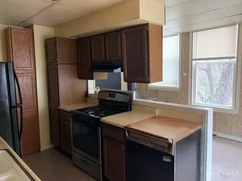Kitchen - 2476 Seegar Ave, Cincinnati, OH 45214 photo 1 of 2