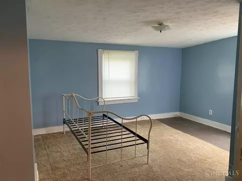 Bedroom - 2476 Seegar Ave, Cincinnati, OH 45214 photo 2 of 2