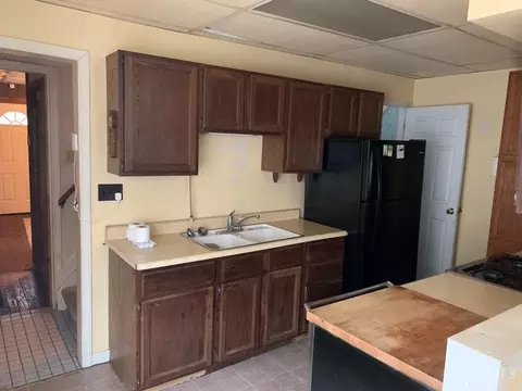 Kitchen - 2476 Seegar Ave, Cincinnati, OH 45214 photo 2 of 2