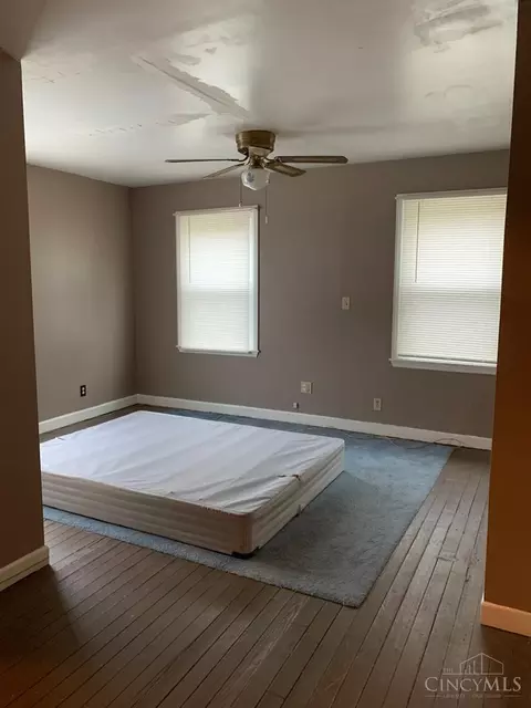 Bedroom - 2476 Seegar Ave, Cincinnati, OH 45214 photo 1 of 2