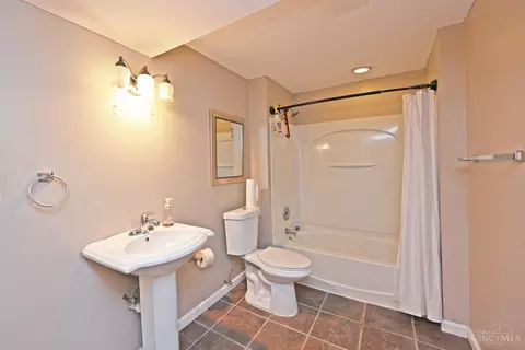 Bath - 348 Rawling Dr, Harrison, OH 45030 photo 5 of 5