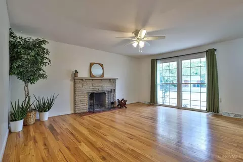 Living - 5980 Wayside Ct, Cincinnati, OH 45230 photo 1 of 5