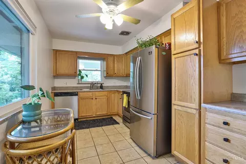 Kitchen - 5980 Wayside Ct, Cincinnati, OH 45230 photo 1 of 3