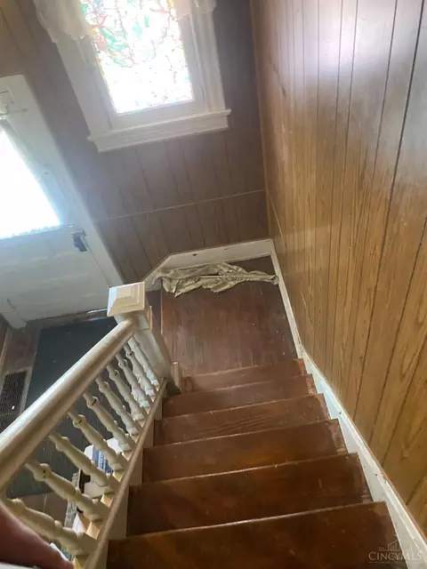 Entry Way - 338 Lilienthal St, Cincinnati, OH 45204 photo 1 of 3