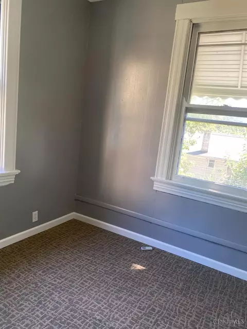 Bedroom - 338 Lilienthal St, Cincinnati, OH 45204 photo 5 of 9