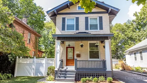 211 Crescent Ave, Wyoming, OH 45215
