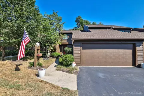 8556 Wyoming Club Dr, Cincinnati, OH 45215