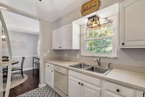 Kitchen - 4184 Clearpoint Dr, Cincinnati, OH 45247 photo 1 of 2