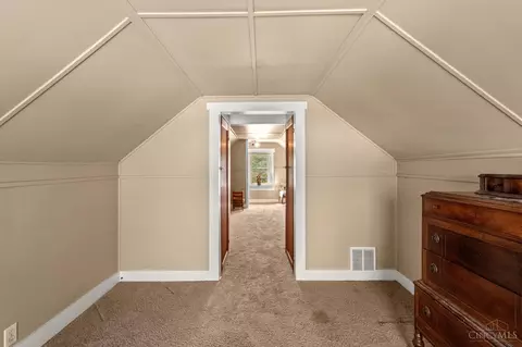 Entry Way - 5809 Kellogg Ave, Cincinnati, OH 45230 photo 2 of 2