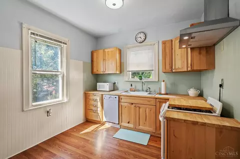 Kitchen - 5809 Kellogg Ave, Cincinnati, OH 45230 photo 1 of 2