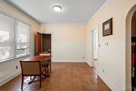 Dining - 5809 Kellogg Ave, Cincinnati, OH 45230 photo 1 of 2