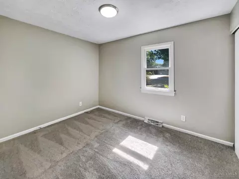 Bedroom - 568 Lang Rd, Cincinnati, OH 45244 photo 3 of 5