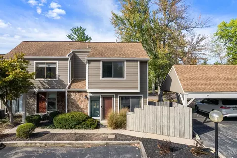 9977 Timbers Dr, Blue Ash, OH 45242