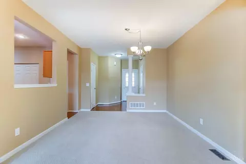 Living - 951 Crossing Pointe, Cincinnati, OH 45231 photo 2 of 11
