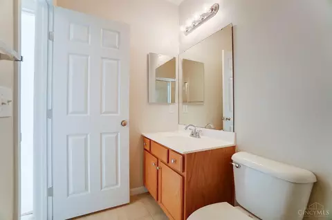 Bath - 951 Crossing Pointe, Cincinnati, OH 45231 photo 7 of 8