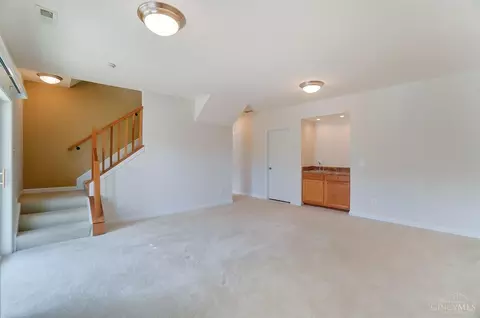 Living - 951 Crossing Pointe, Cincinnati, OH 45231 photo 8 of 11