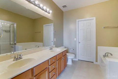 Bath - 951 Crossing Pointe, Cincinnati, OH 45231 photo 1 of 8