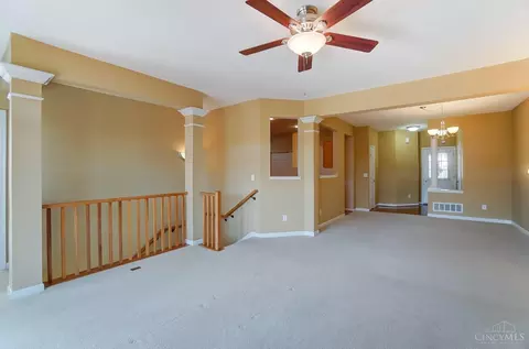 Living - 951 Crossing Pointe, Cincinnati, OH 45231 photo 3 of 11