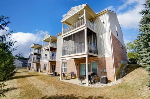 Exterior - 951 Crossing Pointe, Cincinnati, OH 45231 photo 8 of 16