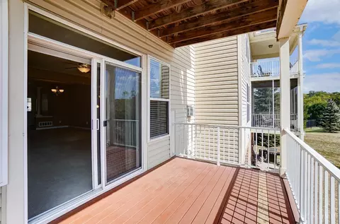 Exterior - 951 Crossing Pointe, Cincinnati, OH 45231 photo 5 of 16