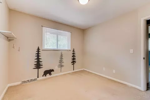 Bedroom - 8991 Eldora Dr, Cincinnati, OH 45236 photo 6 of 6