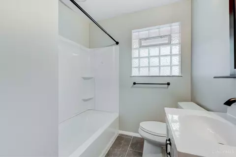 Bath - 8991 Eldora Dr, Cincinnati, OH 45236 photo 2 of 2