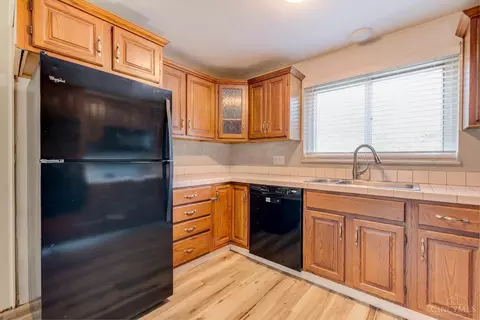 Kitchen - 8991 Eldora Dr, Cincinnati, OH 45236 photo 3 of 4