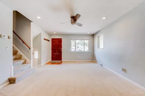 Living - 8991 Eldora Dr, Cincinnati, OH 45236 photo 3 of 7