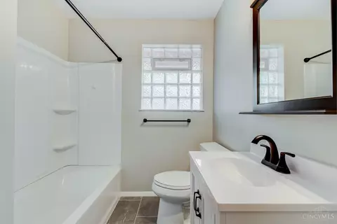 Bath - 8991 Eldora Dr, Cincinnati, OH 45236 photo 1 of 2