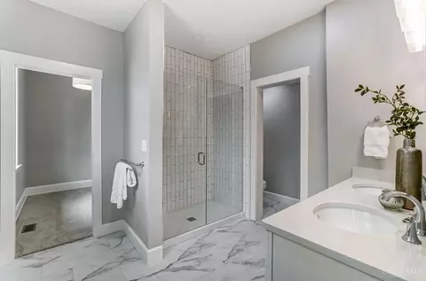 Bath - 6504 Iris Ave, Cincinnati, OH 45213 photo 3 of 8