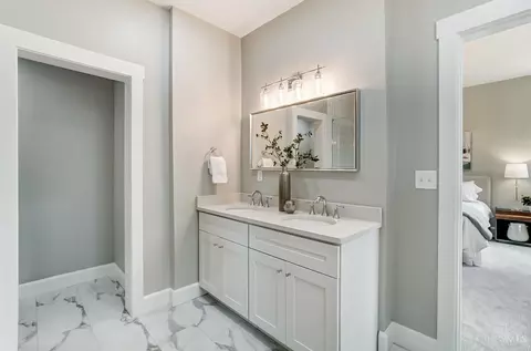 Bath - 6504 Iris Ave, Cincinnati, OH 45213 photo 4 of 8