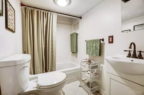 6237 Fairhurst Ave, Cincinnati, OH 45213 photo 28