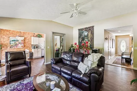 1204 Ashmore Ct, Cincinnati, OH 45231 photo 7