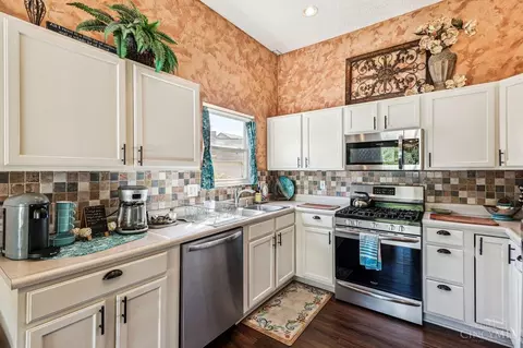 1204 Ashmore Ct, Cincinnati, OH 45231 photo 8