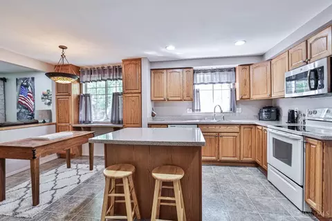 Kitchen - 4576 Brookview Dr, Batavia, OH 45103 photo 4 of 6