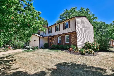 Exterior - 4576 Brookview Dr, Batavia, OH 45103 photo 2 of 11